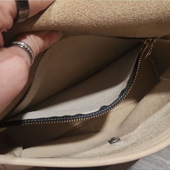 RARE Vintage Ivory Coach Devon Leather Turnlock Crossbody Bag - Picture 10 of 12